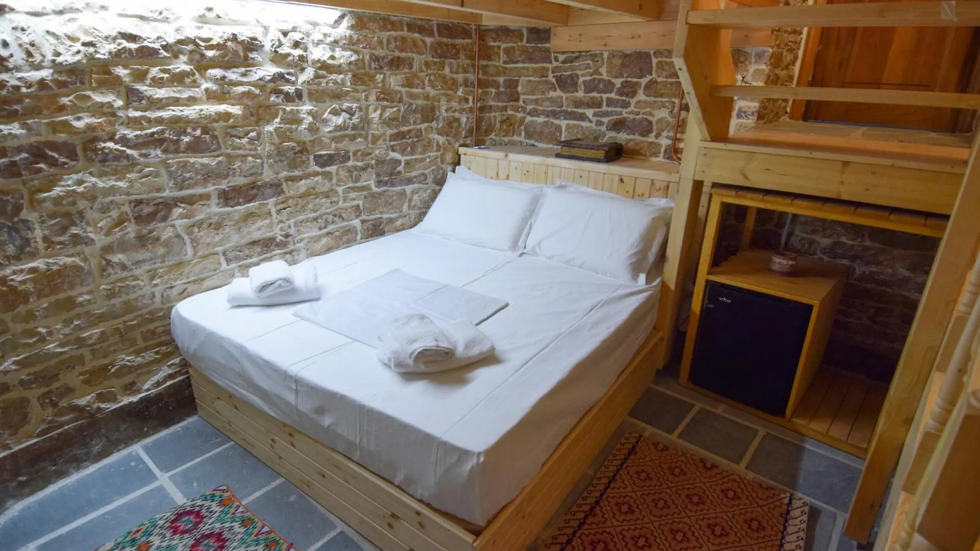 Aqueduct Inn Gjirokaster Hotel