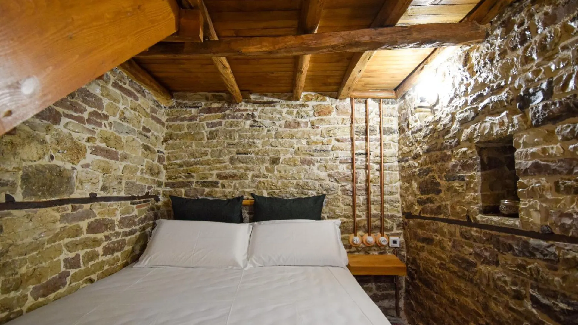 Aqueduct Inn Gjirokaster Hotel
