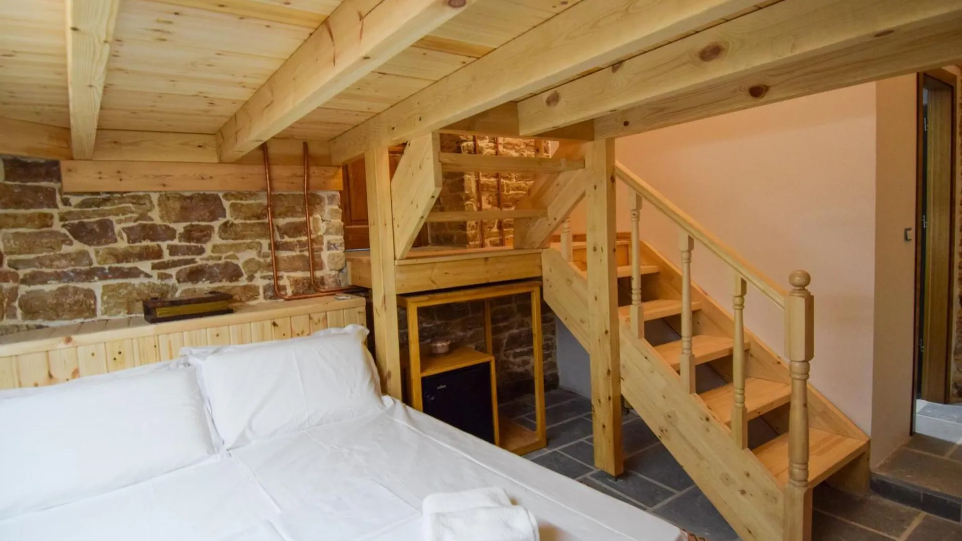 Aqueduct Inn Gjirokaster Hotel