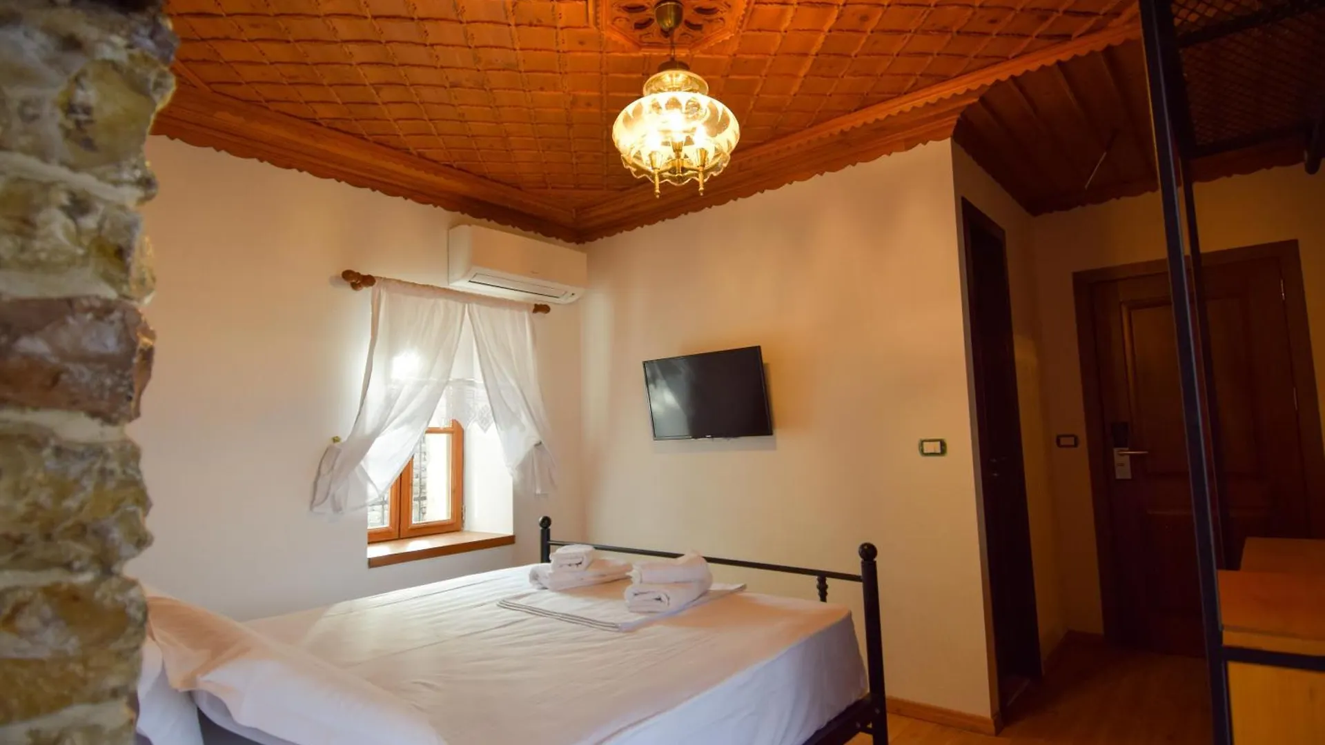 Hotel Aqueduct Inn Gjirokaster