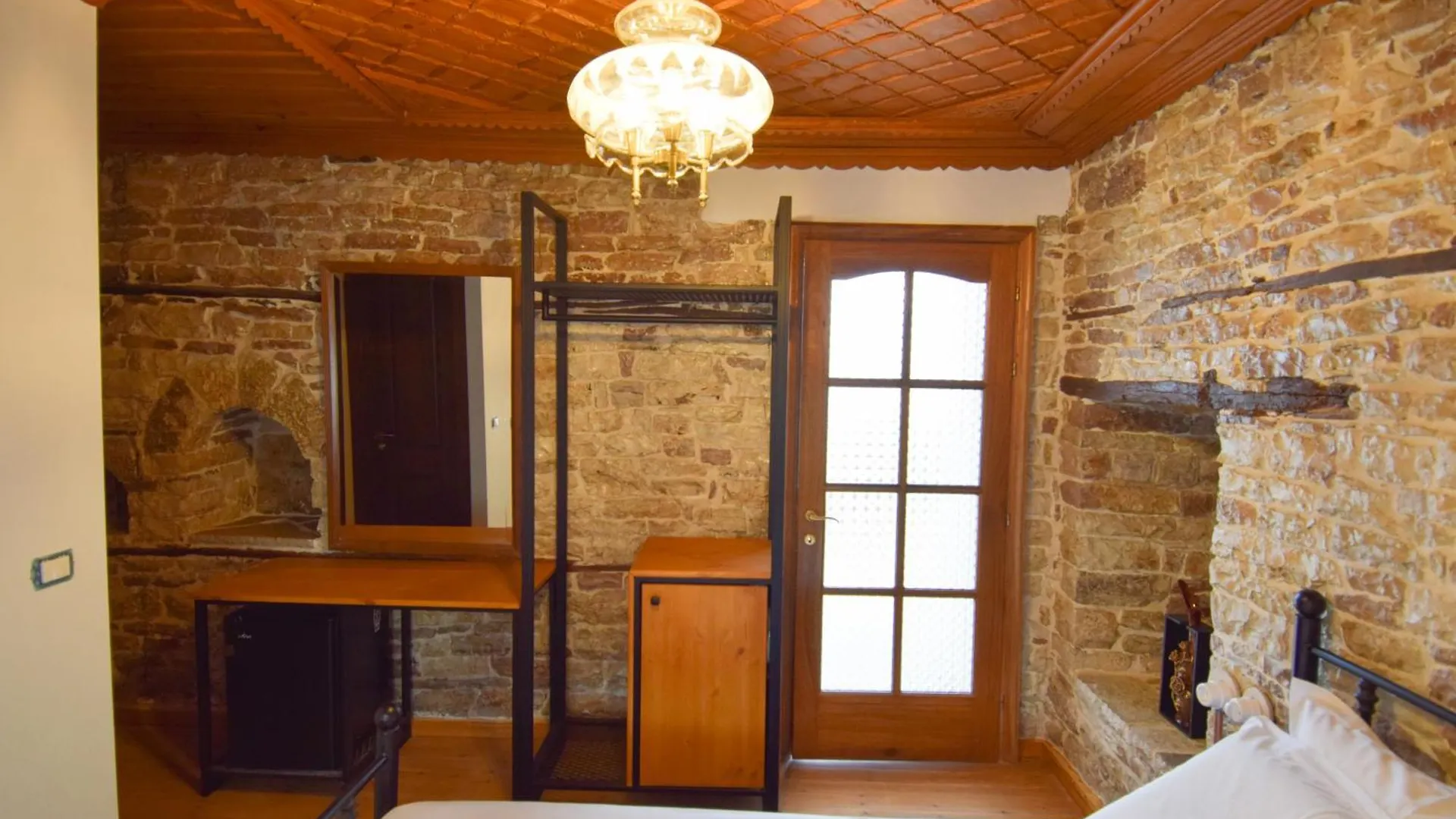 Aqueduct Inn Gjirokaster Hotel