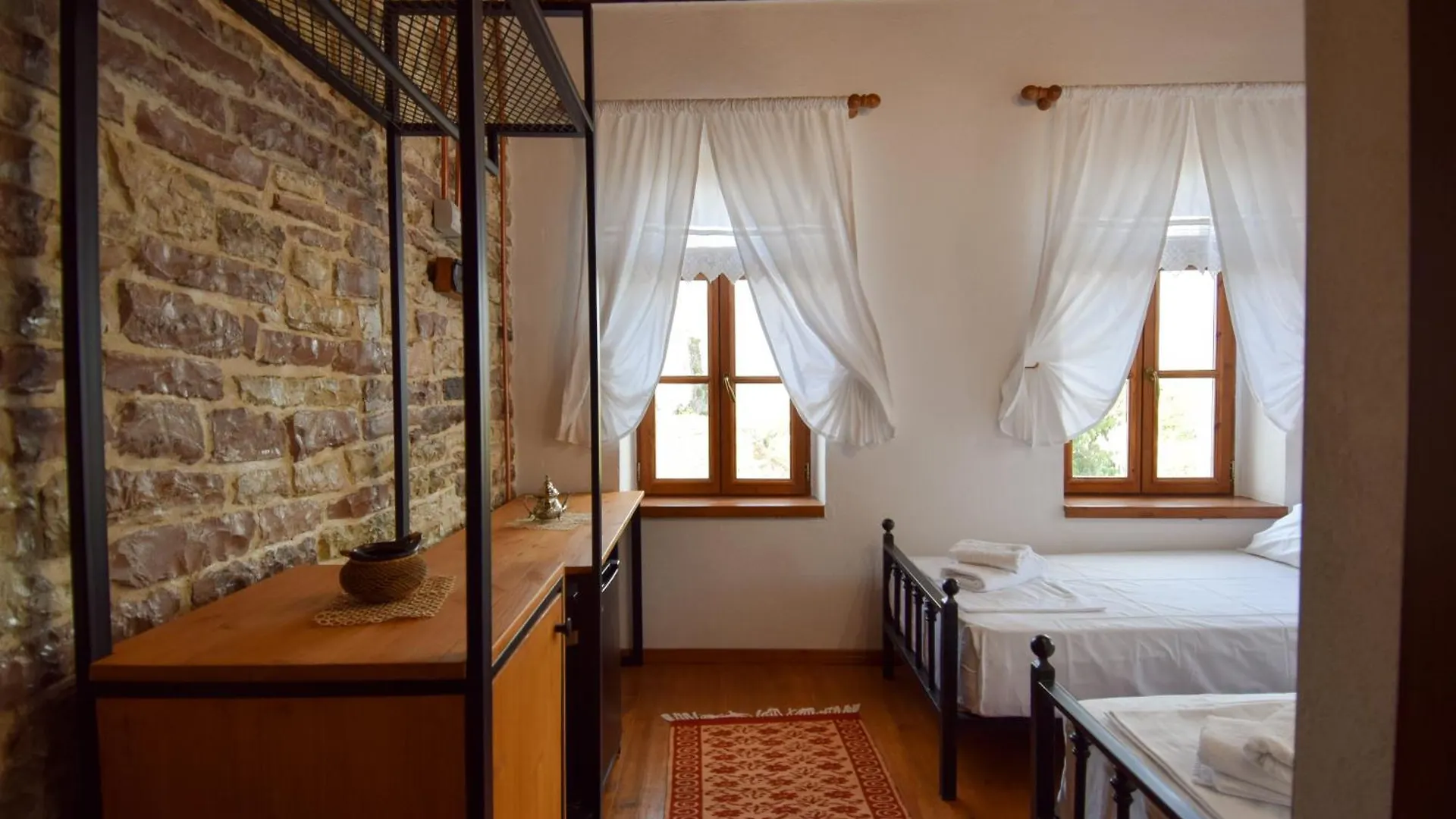 Aqueduct Inn Gjirokaster Hotel