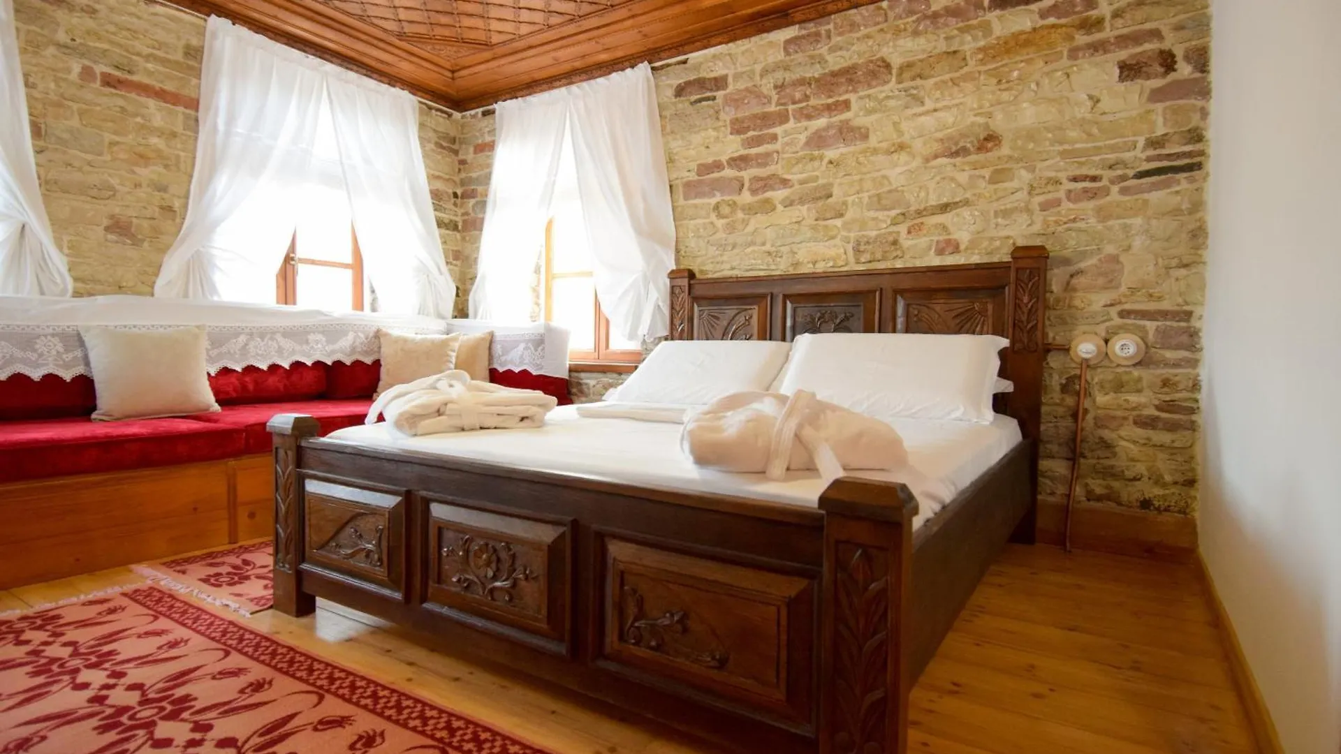 Hotel Aqueduct Inn Gjirokaster