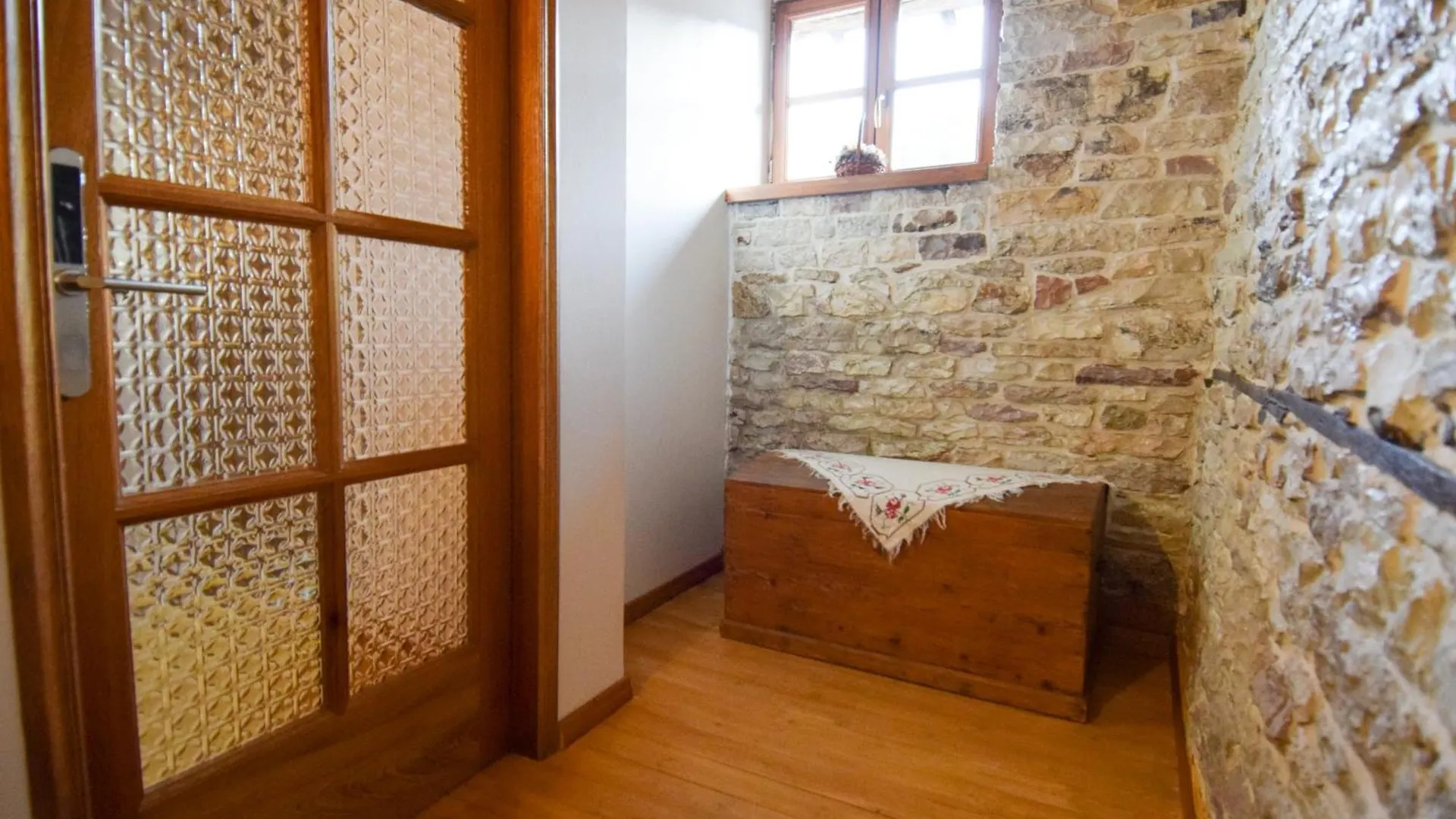 Aqueduct Inn Gjirokaster 0*,