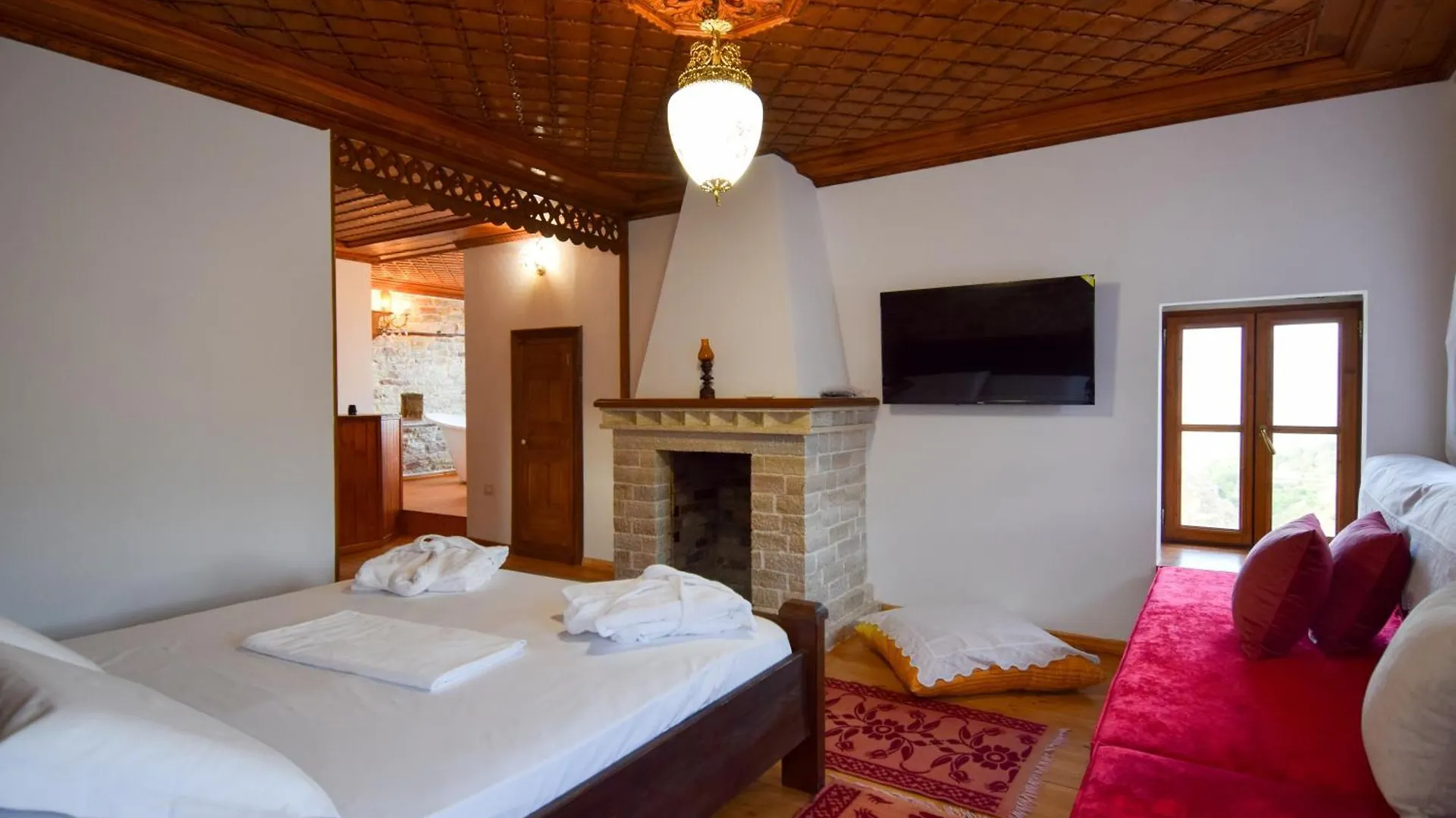Hotel Aqueduct Inn Gjirokaster